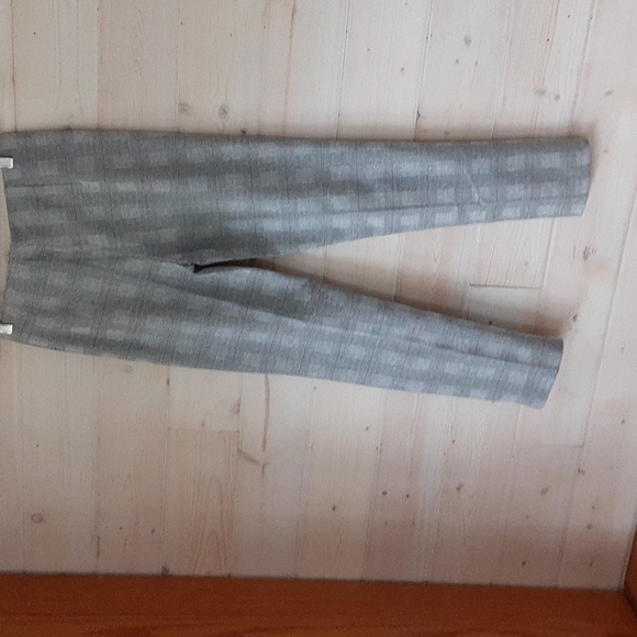 𝅺JEAN-PIERRE Klifa PARIS. Size small, black/white plaid with silver thread. - Picture 2 of 6